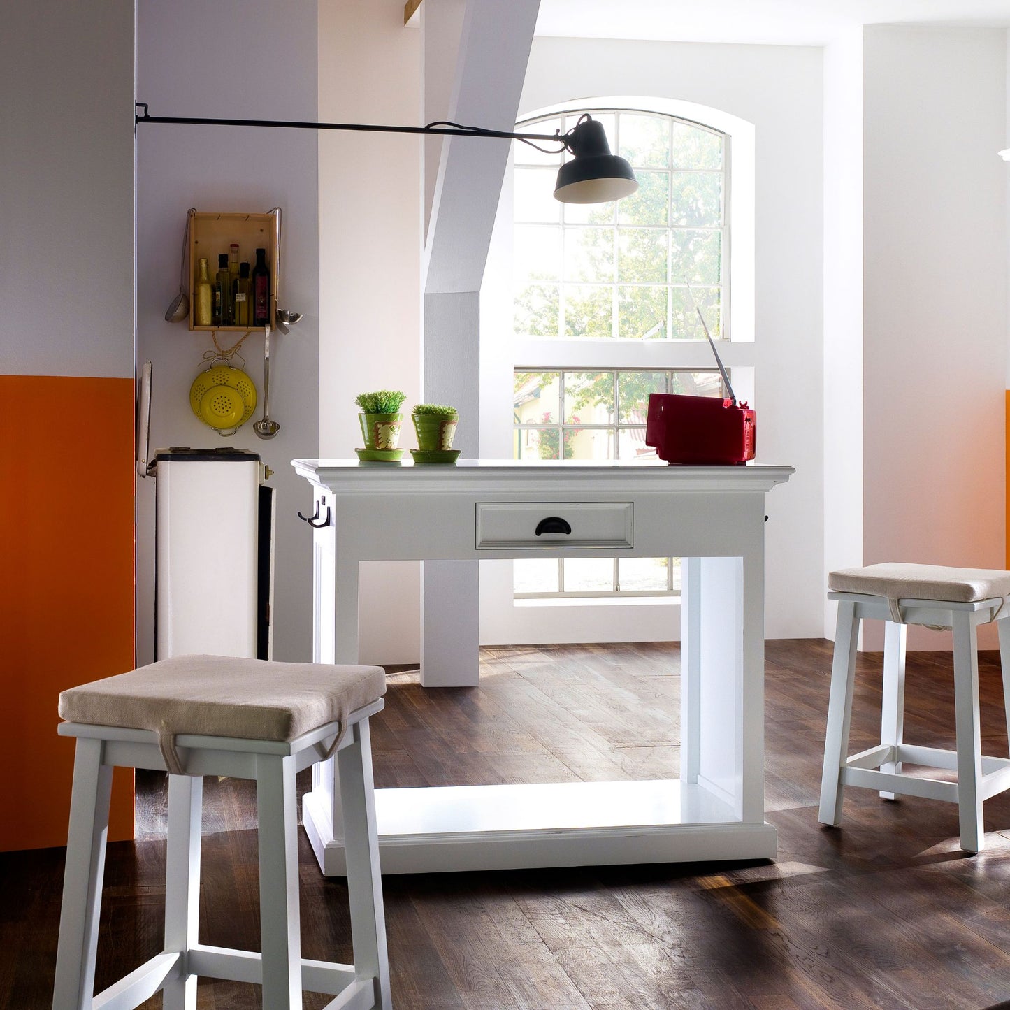 Halifax Classic White Kitchen Table Set