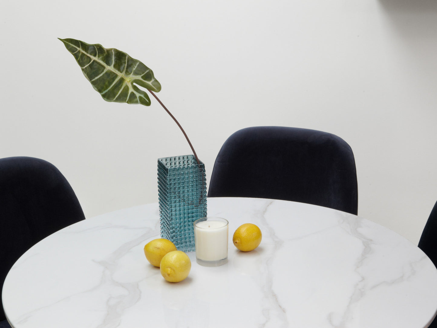 Opera Agaria Round Dining Table